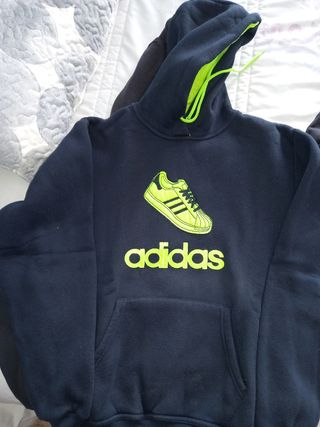 Se vende sudadera Adidas talla s de segunda mano por 10 EUR en Segovia en  WALLAPOP