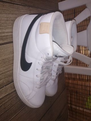 Zapatillas bota Nike originales de segunda mano por 55 EUR en Torres de la  Alameda en WALLAPOP