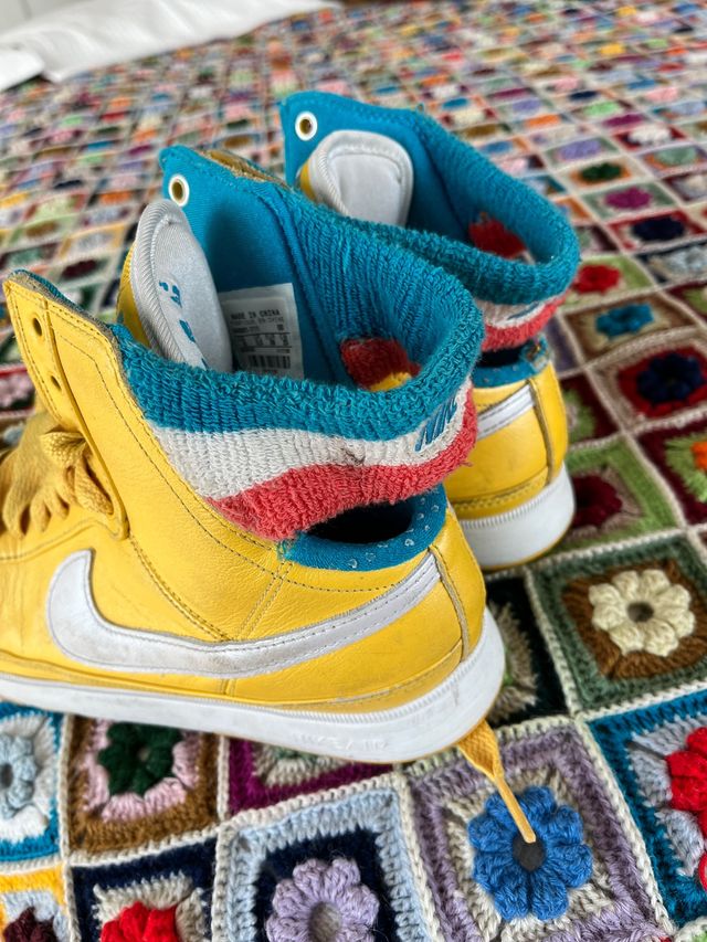 Nike air amarillas cuero