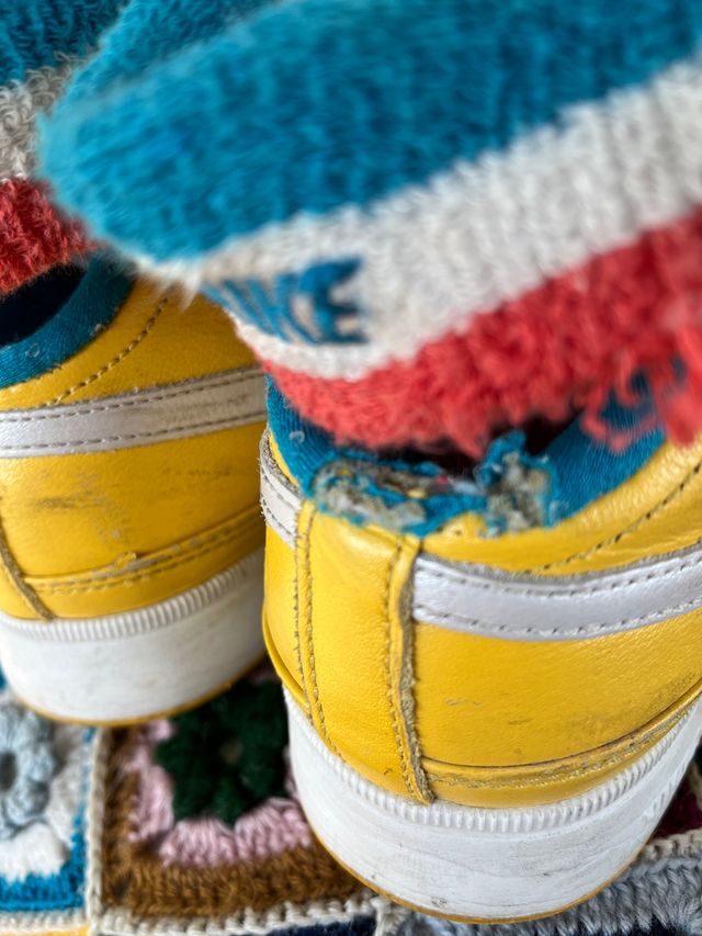 Nike air amarillas cuero