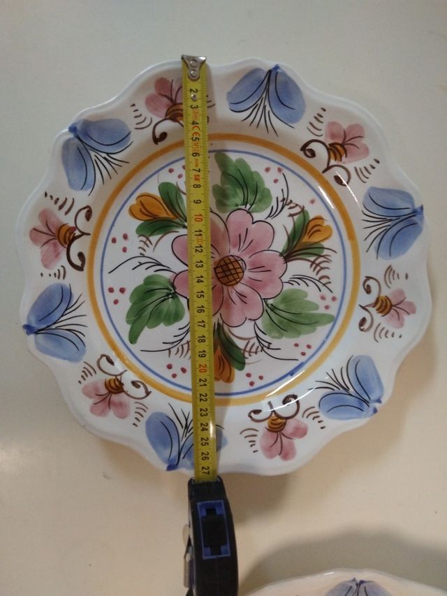 2 Platos de cerámica pintados a mano de L'Alcora