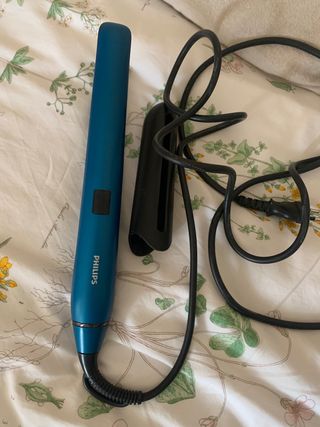 Plancha del pelo Philips revestimiento de titanio de segunda mano por 20  EUR en Valencia en WALLAPOP