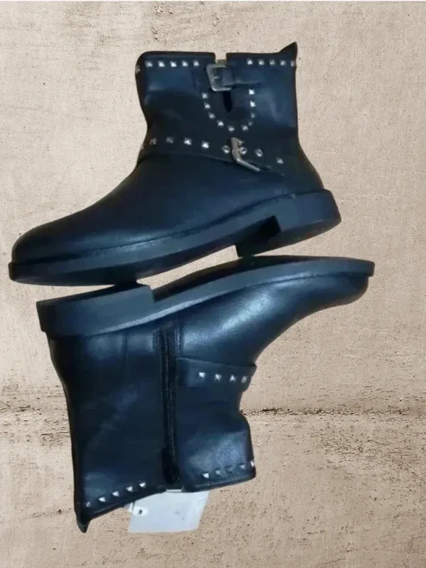 Botas negras tipo motero de Zara nuevas.