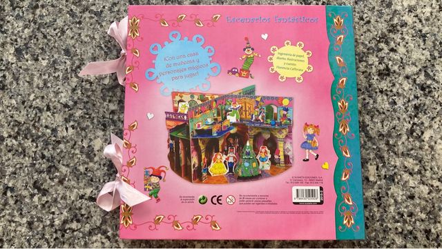 Libro, Fiesta en la casa de las Muñecas