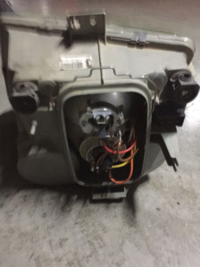 Mercedes-Benz Vito faro derecho