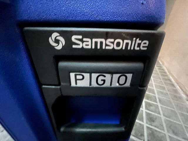Maleta rígida Samsonite azul, como NUEVA