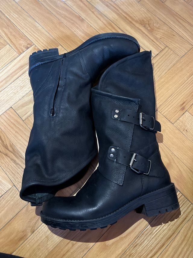 Botas piel nuevas talla 38 con funda sin usar