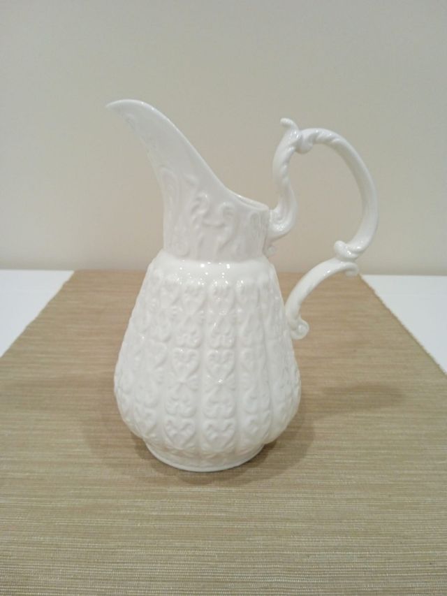 Jarra antigua Surrey Collection