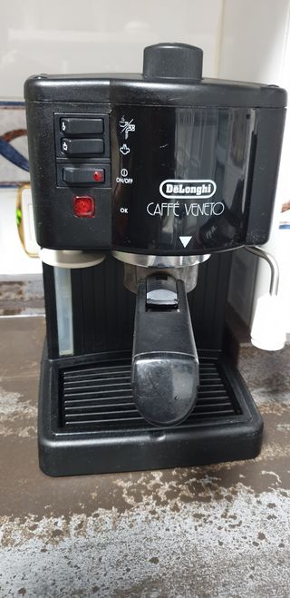Cafetera DéLonghi CAFFÉ VENETO de segunda mano por 45 EUR en Aguilar de  Campoo en WALLAPOP