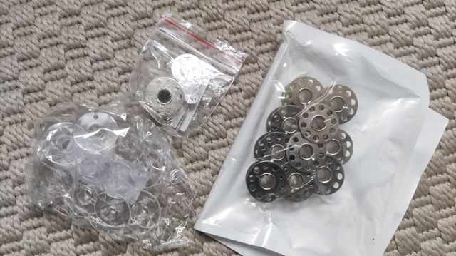 Máquina de costura portátil