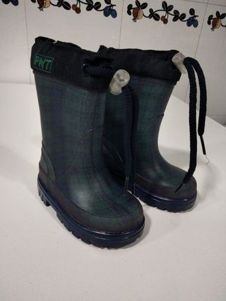 Botas de agua talla 23 de segunda mano por 8 EUR en Valencia en WALLAPOP