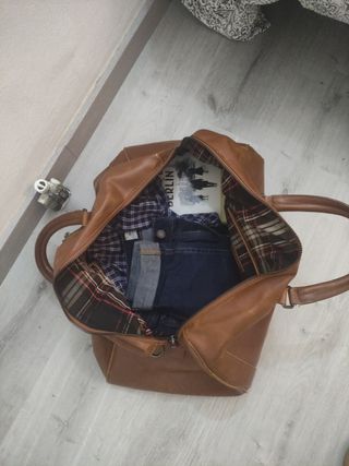 Bolso de viaje ZARA \\/ maleta bolsa equipaje de segunda mano por 30 EUR en  Mataró en WALLAPOP