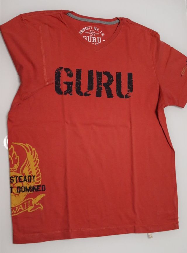 Camiseta GURU