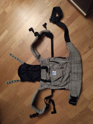 Mochila porta bebés ergonomico marca MiPies de segunda mano por 15 EUR en  Salamanca en WALLAPOP