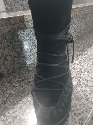Mou cuña interior de segunda mano por 150 EUR en La Felguera en WALLAPOP