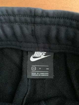Pantalón chándal ancho Nike talla S negro de segunda mano por 30 EUR en  Madrid en WALLAPOP