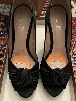 Sandalias tacón Gloria Ortiz de segunda mano por 10 EUR en Torrelodones en  WALLAPOP
