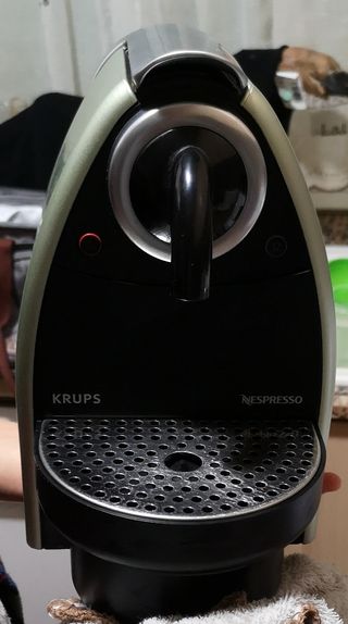 Cafetera Nespresso Krups de segunda mano por 35 EUR en Sentmenat en WALLAPOP