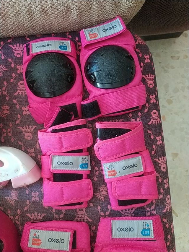 Kit patines,  casco y protecciones.