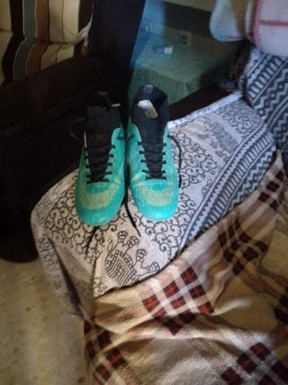 Botas futbol talla 37 de segunda mano por 12 EUR en Algeciras en WALLAPOP
