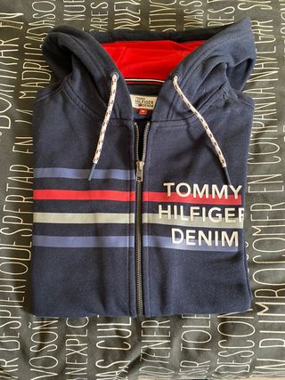 Sudadera Tommy Hilfiger Denim de segunda mano por 30 EUR en Galapagar en  WALLAPOP