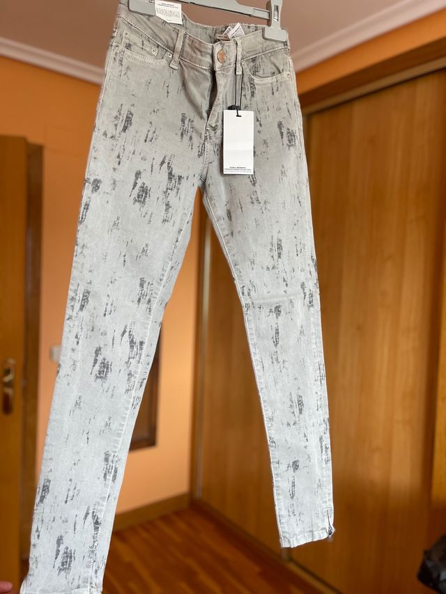 Pantalón Zara, denim, skinny, cremallera tobillos