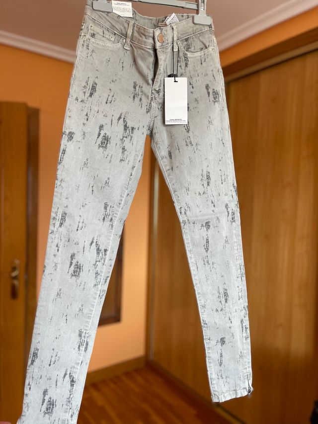 Pantalón Zara, denim, skinny, cremallera tobillos