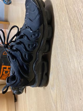 Bambas Nike vapormax plus de segunda mano por 45 EUR en Esplugues de  Llobregat en WALLAPOP