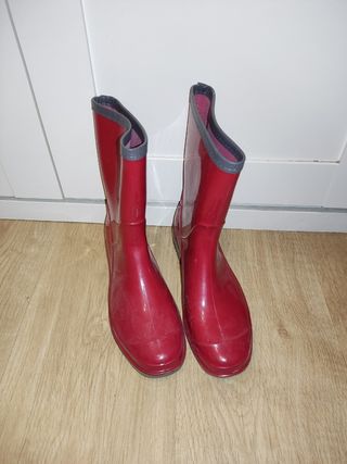 Botas agua rojas de segunda mano por 10 EUR en Getafe en WALLAPOP
