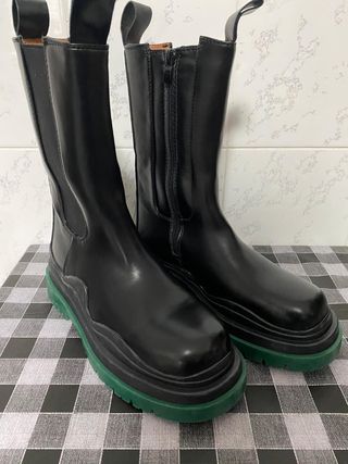 Botas suela verde 38 de segunda mano por 16 EUR en Sestao en WALLAPOP
