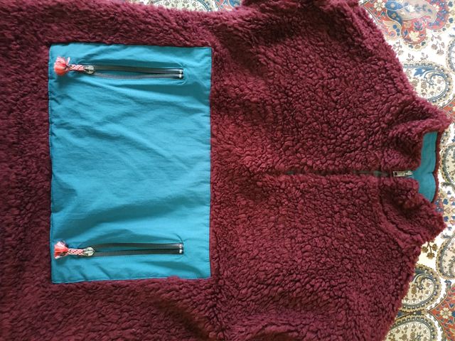 Forro polar con bolsillo  canguro Zara talla 9/10