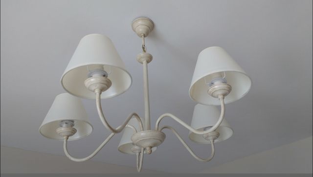 Chollo Lámpara forja decapada.