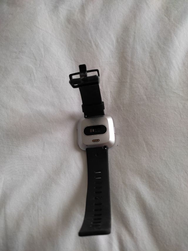 reloj fitbit versa