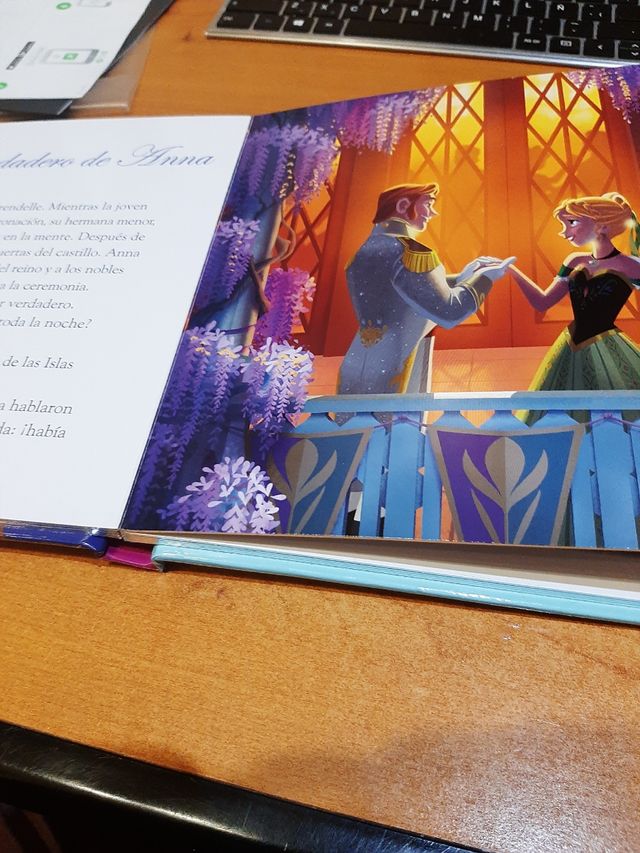 Libro Frozen "Una aventura congelada"