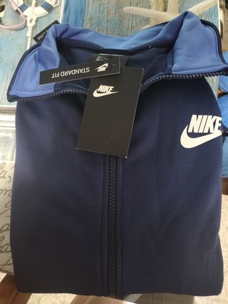 Chándal Nike XL de niño de segunda mano por 20 EUR en Las Palmas de Gran  Canaria en WALLAPOP
