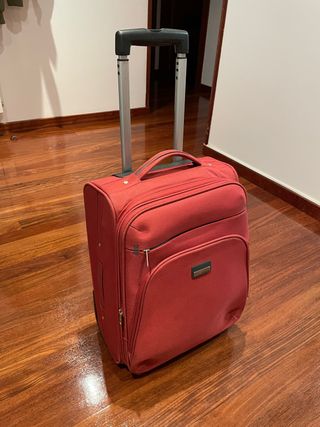 Maleta de mano Gabol de segunda mano por 20 EUR en Gijón en WALLAPOP