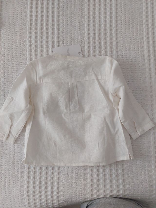camisa bebé mayoral con etiqueta