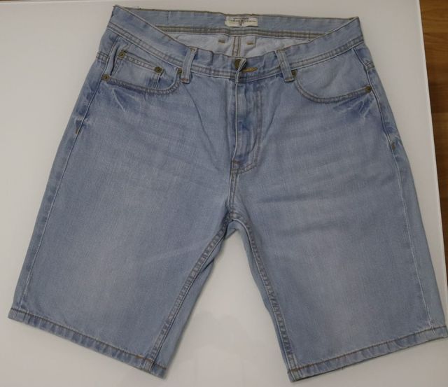 Pantalón vaquero corto