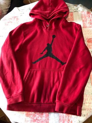 Sudadera Jordan de segunda mano por 20 EUR en Lloret de Mar en WALLAPOP
