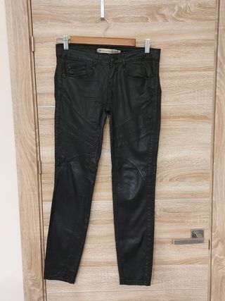 Pantalones de cuero de Zara para mujer | FASHIOLA.es