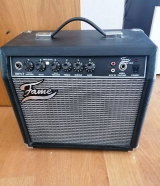 Amplificador guitarra Fame GX15G de segunda mano por 65 EUR en Alcorcón en  WALLAPOP