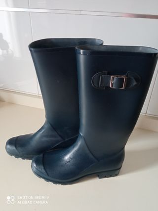 Bota de agua mujer de segunda mano por 6 EUR en Castellanos de Moriscos en  WALLAPOP