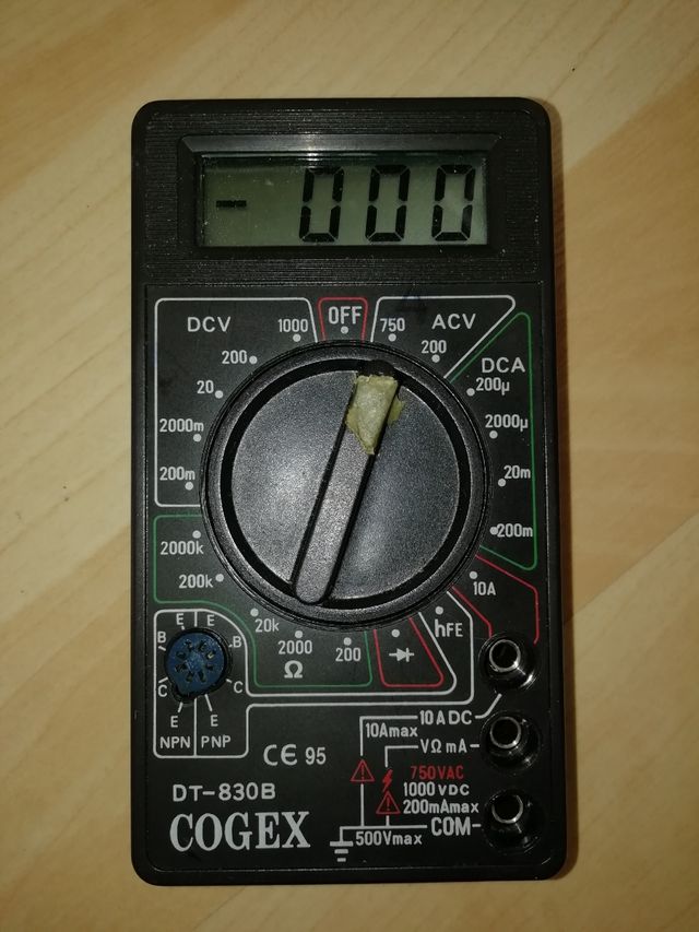 Multimetro digital de tensión