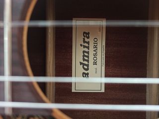 Guitarra española admira rosario de segunda mano por 50 EUR en Fuenlabrada  en WALLAPOP
