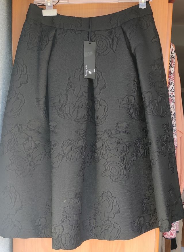 Falda negra brocado