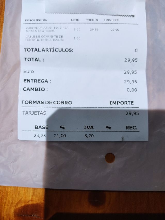 Vendo cargador portátil Toshiba nuevo