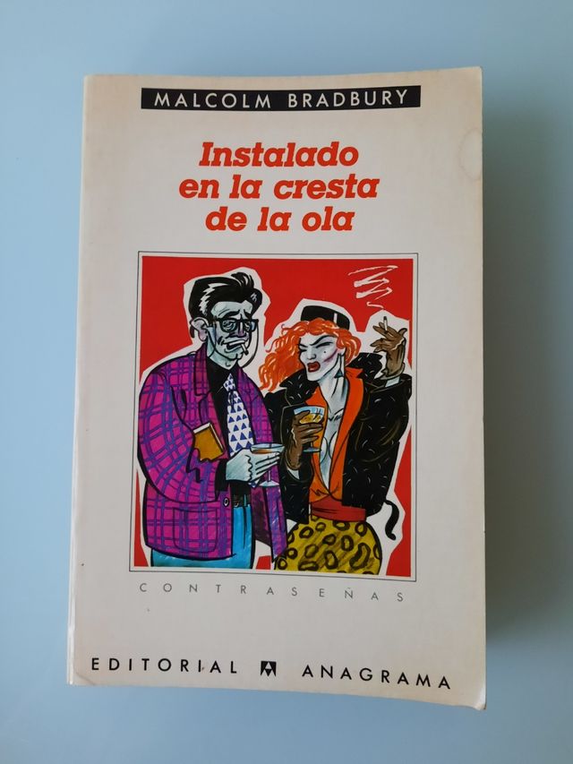 Instalado en la cresta de la ola