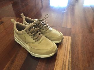 Zapatillas Nike mujer talla 37 de segunda mano por 30 EUR en Mérida en  WALLAPOP