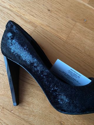 Zapatos negros tacón alto Guess. Talla 36 de segunda mano por 30 EUR en  Parla en WALLAPOP