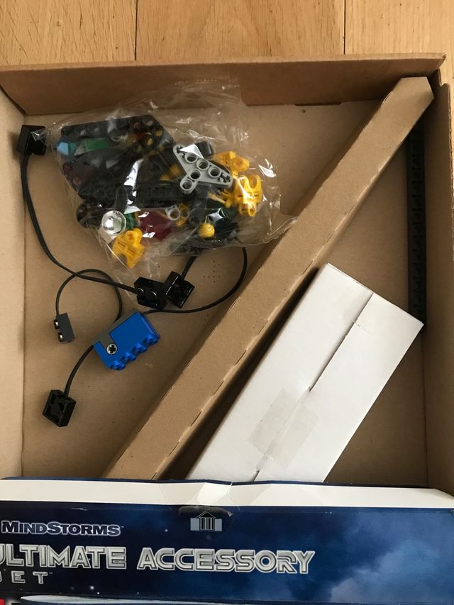 LEGO MINDSTORMS Ultimate Accesory Set